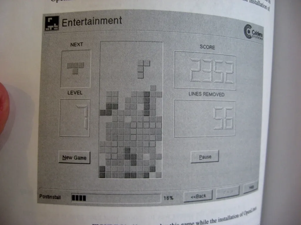 Un jueguito de tetris mientras se instala Linux