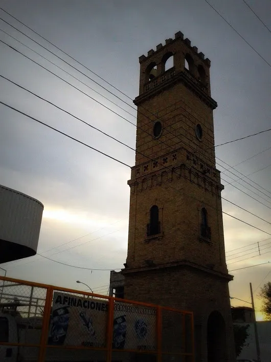 Torreón de la Fundidora.  En la esquina de  Av. Carranza y Calle Leona Vicari...
