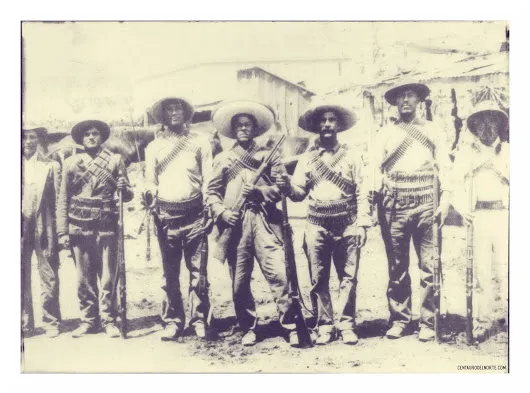 ¿Los ha visto? Tengo años con esta imagen de revolucionarios y no se ni qui...