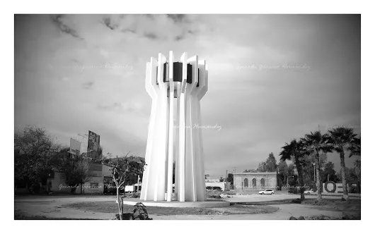 EL TORREÓN MODERNO (Foto con Estilo de Google)