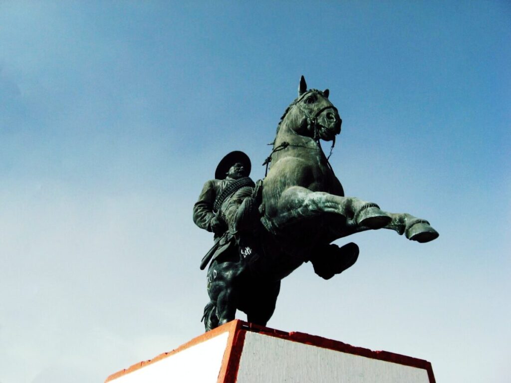 Monumento a Francisco Villa en Gómez Palacio Durango